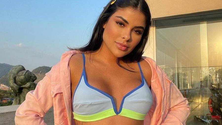 Vai viajar nas férias? Munik Nunes revela quais produtos de beleza não podem faltar em sua nécessaire - imagem 2