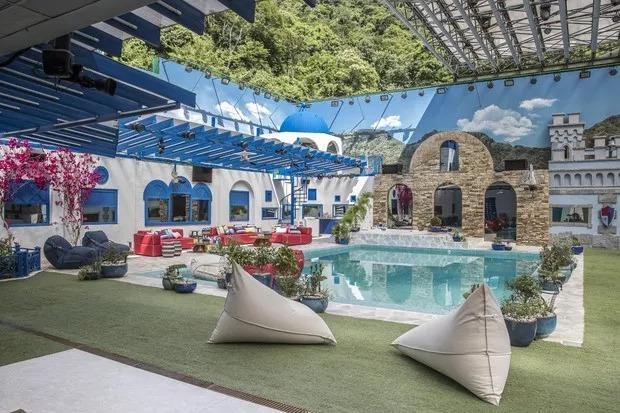 Decoração da casa do BBB 22: Arquiteto analisa o uso de cores vibrantes, neon e referências a cultura pop da