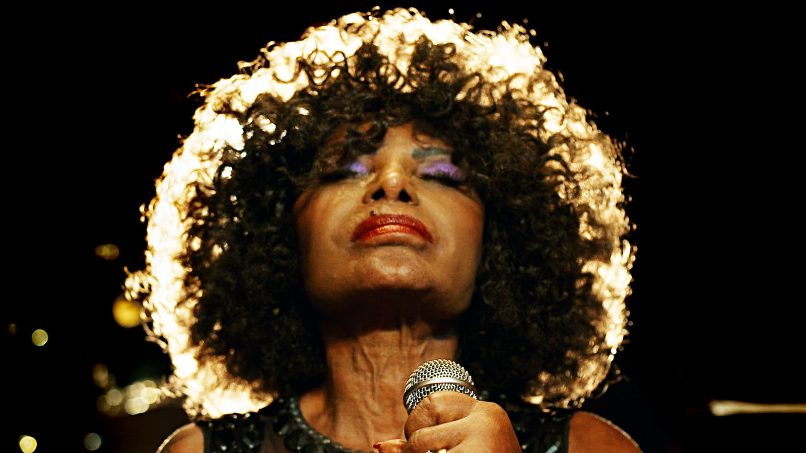 Em homenagem a Elza Soares, Curta! reapresenta documentário sobre a artistano domingo, 23