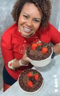 Elaine Ramos comemora o sucesso da Lolla Cake