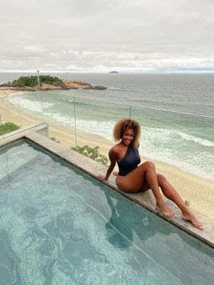 Maria Gal comemora seu aniversário em grande estilo