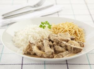 Mimoo ensina a clássica receita de Strogonoff de Carne