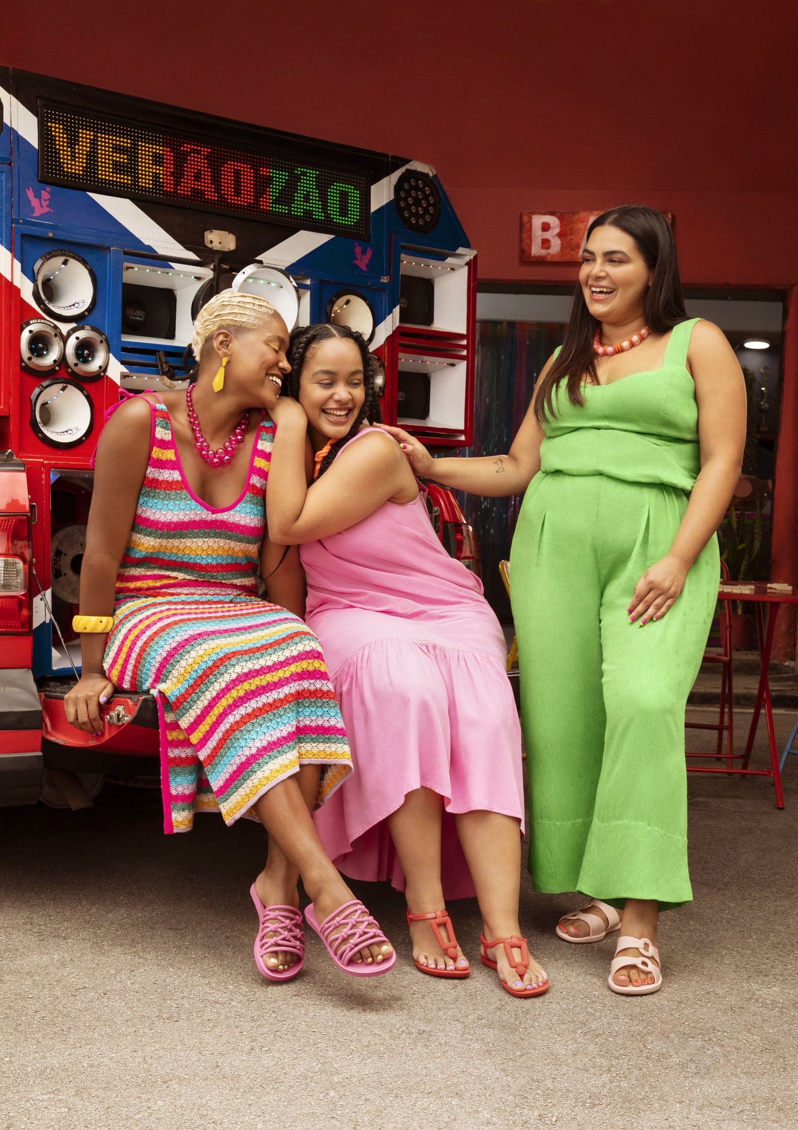 Preparada para o verão, Ipanema apresenta nova coleção que dialoga com a moda dopamina - imagem 3