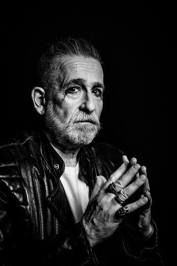 Thomas Roth abre 2022 dando sequência ao seu projeto musical Ouro Velho, com o lançamento de uma música por