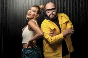 Tiago Abravanel bate papo com Pocah no último episódio do "Sai da Caixa"