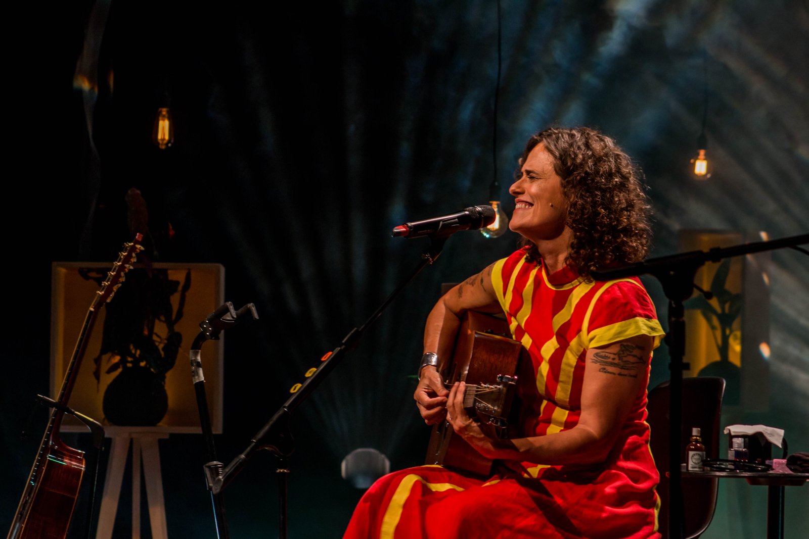 Zélia Duncan celebra 40 anos de carreira com show “Pelespírito”,nos dias 21, 22 e 23 de janeiro, no Sesc
