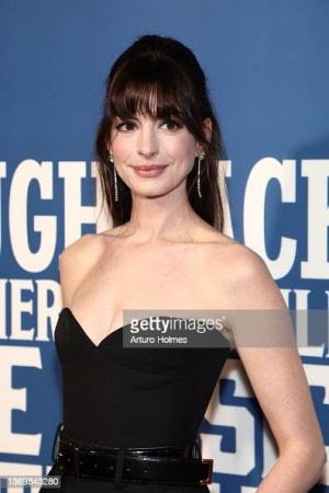 Anne Hathaway Brilha Usando Diamantes Icônicos Bulgari - imagem 2