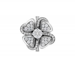 Anne Hathaway Brilha Usando Diamantes Icônicos Bulgari - imagem 4
