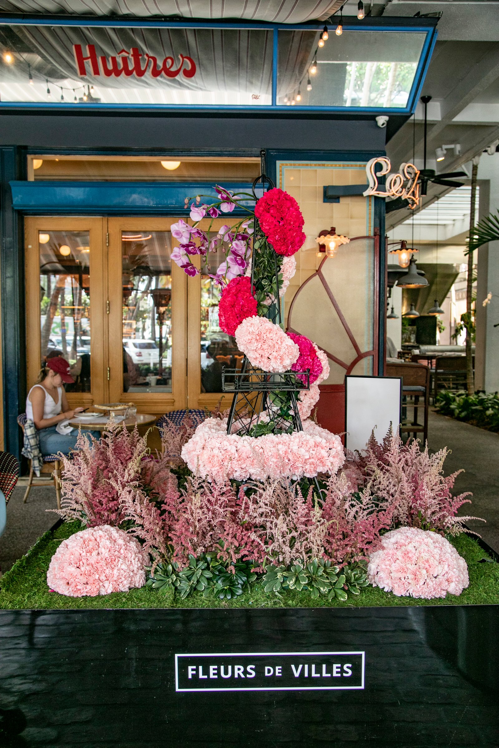 Bal Harbour recebe instalações Fleurs de Villes para homenagear mulheres notáveis pelo Dia Internacional da - imagem 5