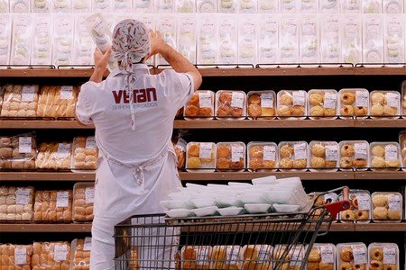 “Cravos”, “Meu Querido Supermercado” e “Frei Damião: O Santo do Nordeste” chegam às plataformas de streaming - imagem 2