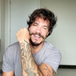 Eliézer conta que se inspirou em Alok para fazer Harmonização Facial