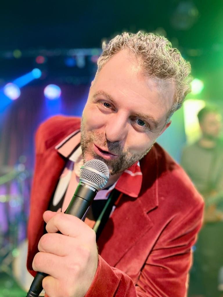 Jurado do Canta Comigo lança seu mais novo videoclipe, “Essência”