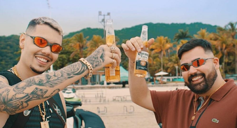Mc Kaion volta com tudo com seu novo hit "Ela só quer litoral"