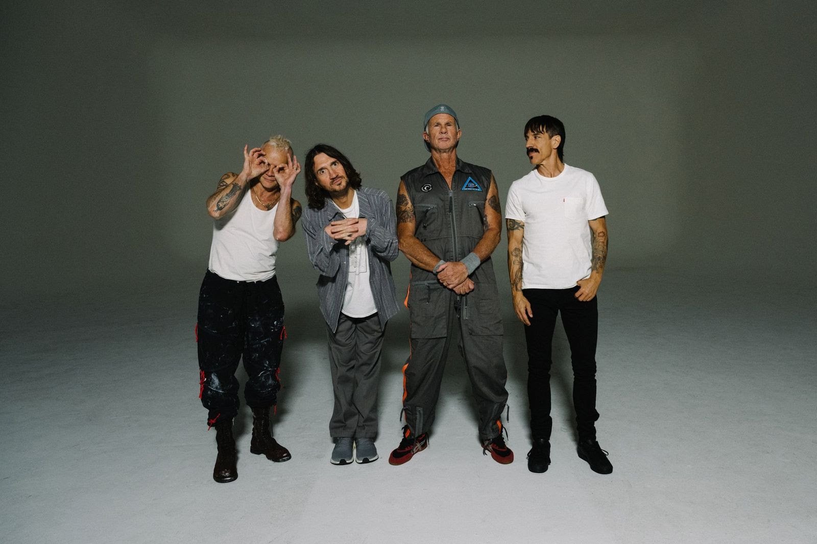 RED HOT CHILLI PEPPERS ANUNCIAM NOVO ÁLBUM COM SINGLE INÉDITO, “BLACK SUMMER”, NESTA SEXTA-FEIRA - imagem 3