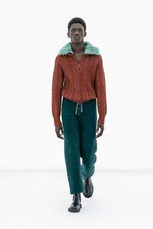 Salvatore Ferragamo apresenta sua coleção de Outono Inverno 2022 durante a semana de moda de Milão - imagem 2
