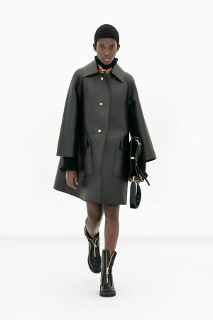 Salvatore Ferragamo apresenta sua coleção de Outono Inverno 2022 durante a semana de moda de Milão - imagem 3
