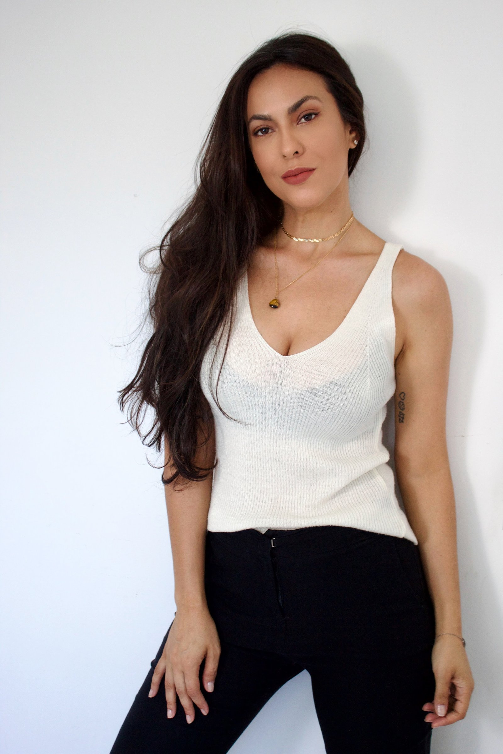 Adri Lima brilha em ‘Além da Ilusão’ (TV Globo) e comemora participação nas séries ‘Maldivas’ (Netflix) e