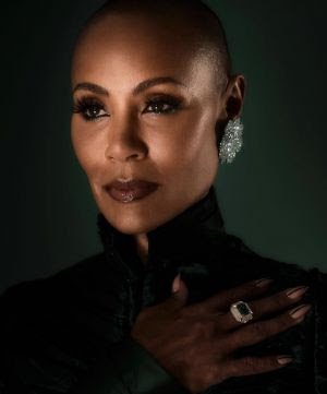 Alopecia de Jada Smith traz luz a uma doença que mexe com a autoestima