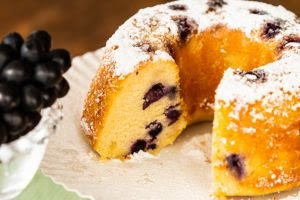Boas-vindas ao outono: aprenda como preparar Bolo de Queijo Cremoso e Uva