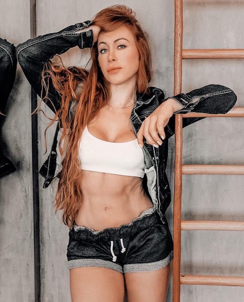 Ex-BBB e campeã de fisiculturismo Aline Dahlen crítica barrigas mega definidas com Lipo HD: ‘É igual roubar - imagem 2