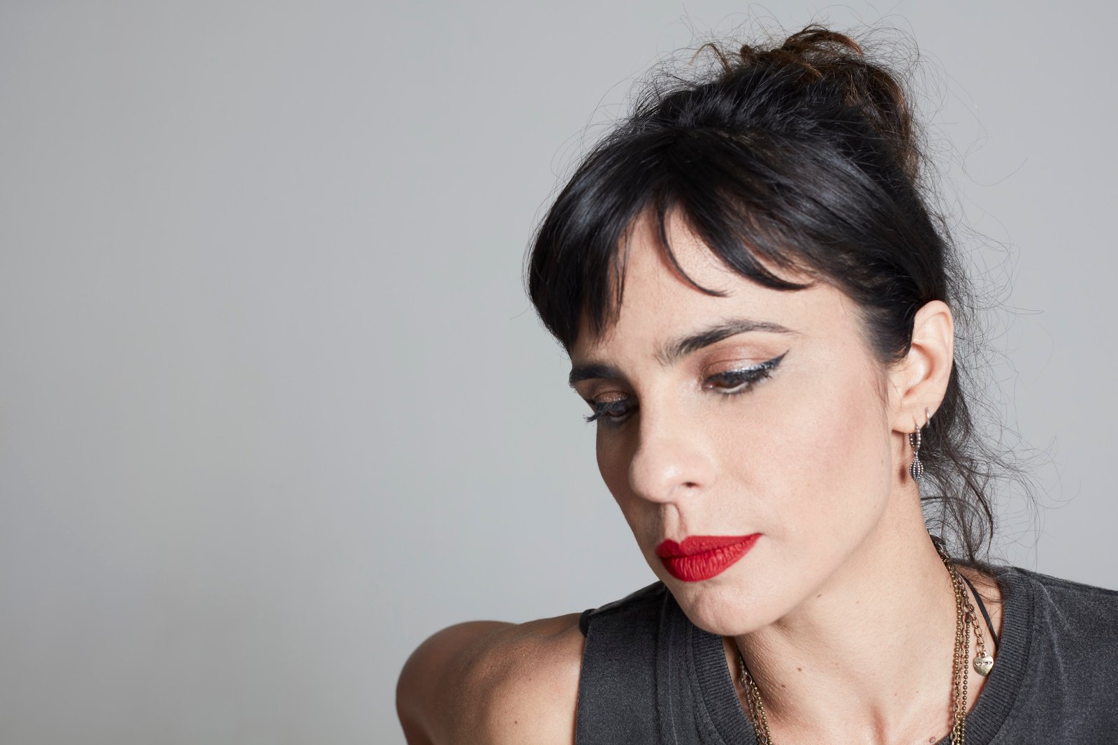 Pós-F com Maria Ribeiro estreia no Teatro Porto Seguro
