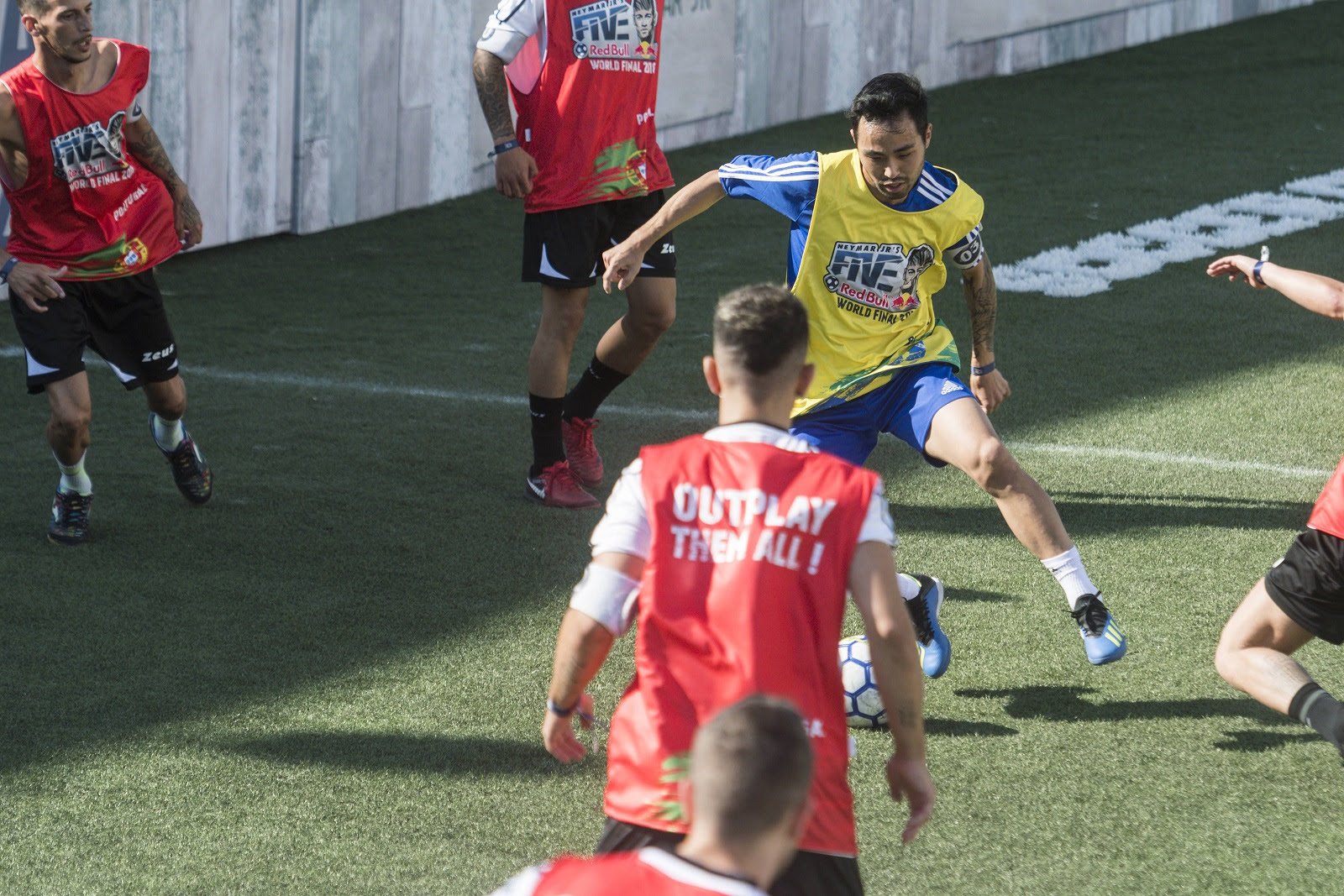 Com ‘parça’ de Ronaldinho e de olho no Qatar, torneio mundial de Neymar Jr chega à final brasileira - imagem 5