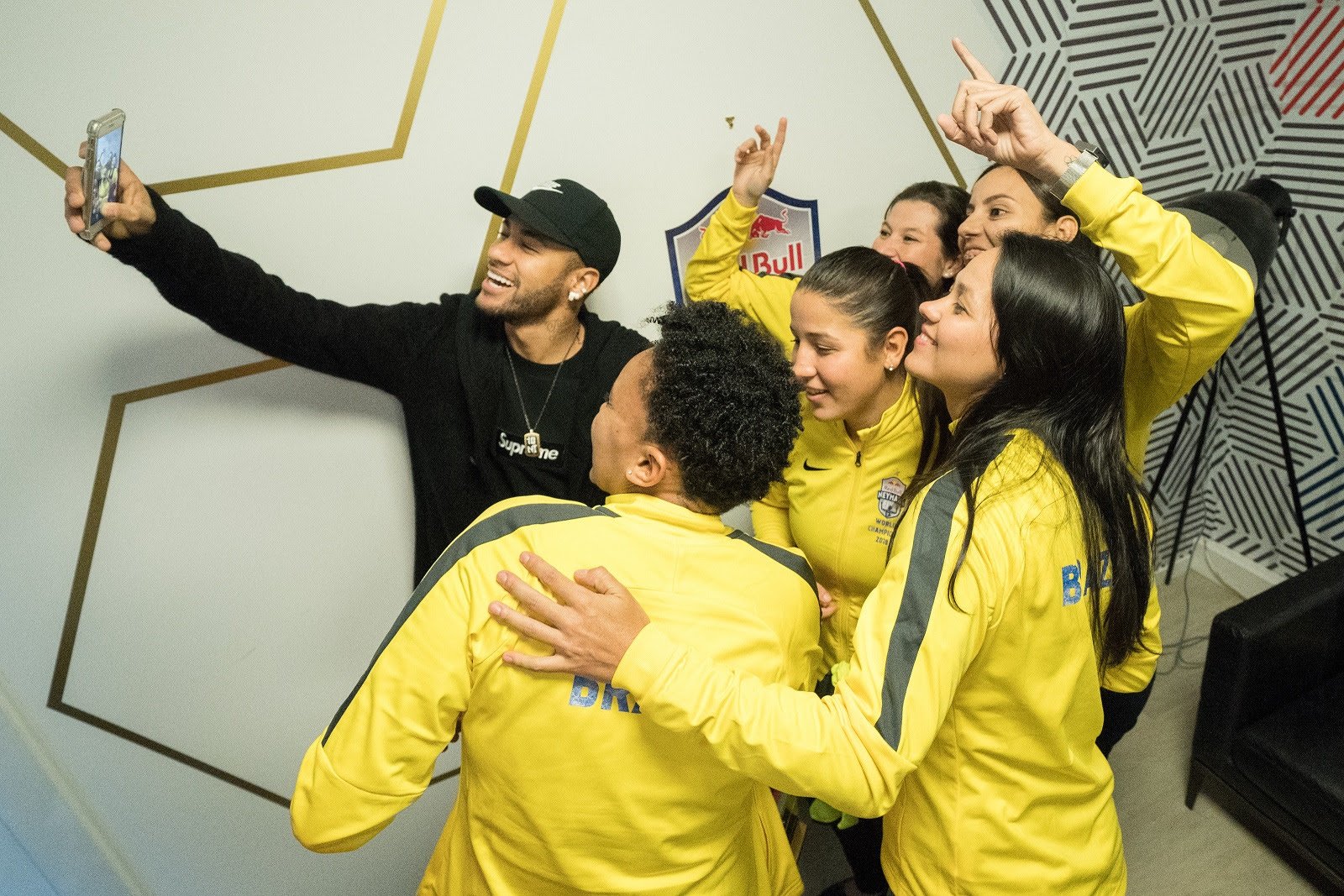 Com ‘parça’ de Ronaldinho e de olho no Qatar, torneio mundial de Neymar Jr chega à final brasileira - imagem 7
