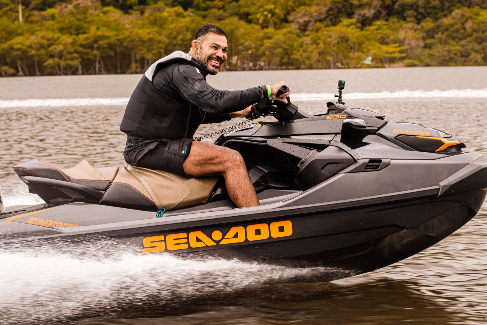 Embaixador do UFC, Rodrigo Minotauro, participa da websérie Fun House Sea-Doo