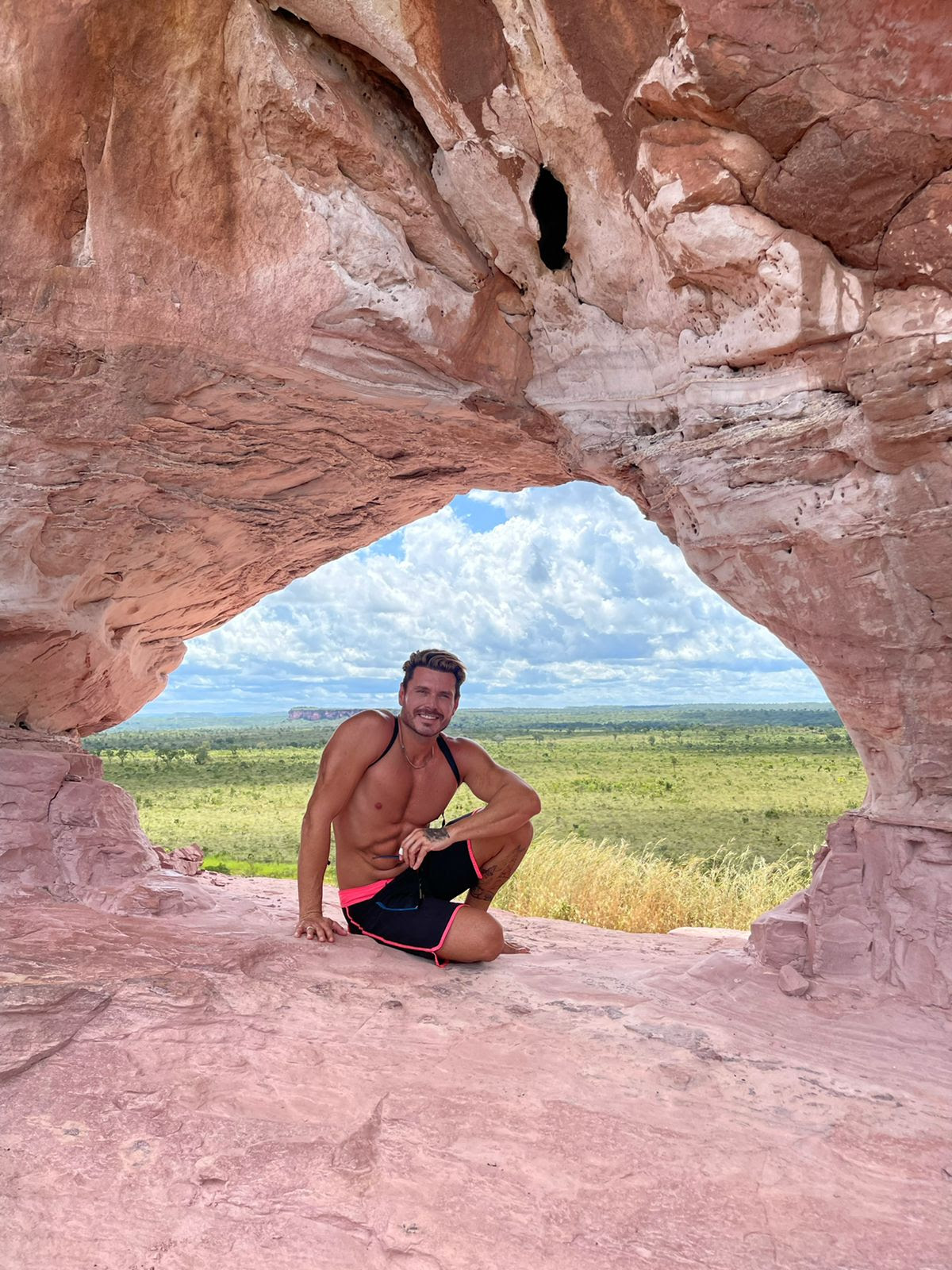 Franklin David mostra o corpo sarado em cenários paradisíacos - imagem 5