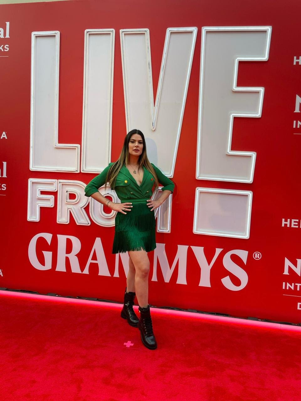 Grammy 2022: Os looks nada básicos e as tendências ousadas que tomaram conta do tapete vermelho da premiação - imagem 2