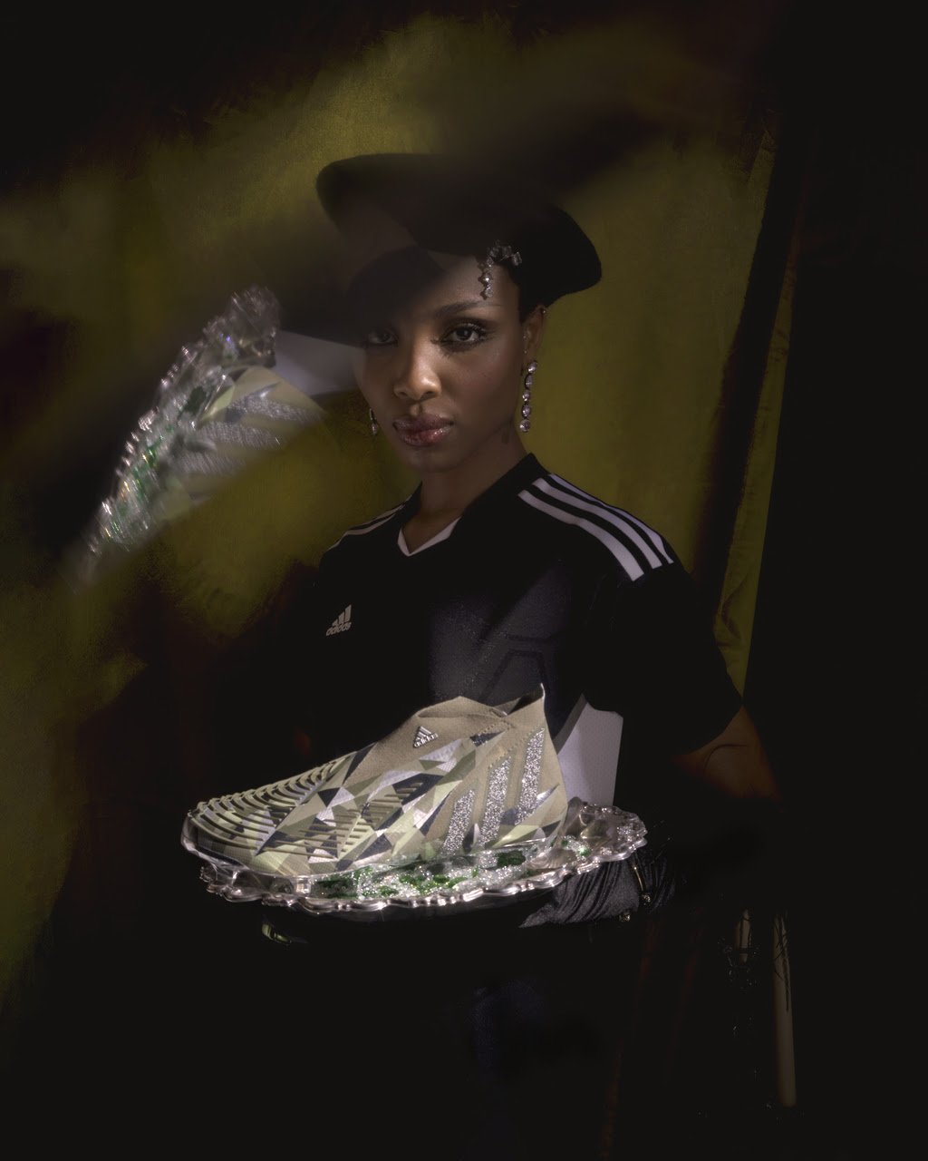 SWAROVSKI E ADIDAS EM COLAB LIMITADA PREDATOR EDGE CRYSTAL - imagem 2