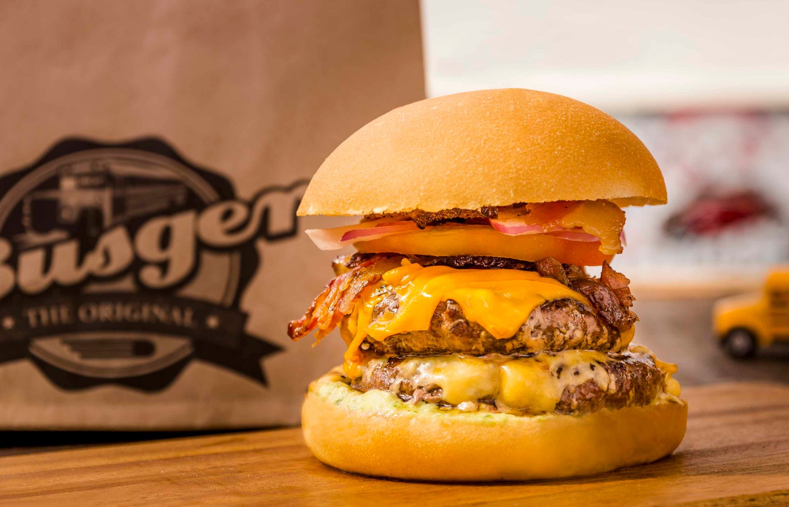 BUSGER OFERECE SABOROSAS OPÇÕES PARA CELEBRAR O DIA MUNDIAL DO HAMBÚRGUER