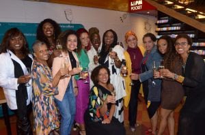 Lançamento de livro sobre empreendedorismo para mulheres negras reúne centenas de pessoas na Livraria Cultura