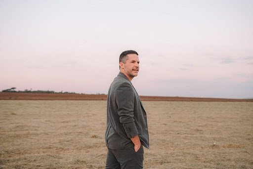 Pedro Mariano traz nova proposta em Novo Capítulo, disco produzido por Dudu Borges e com arranjos de Jerry Hey