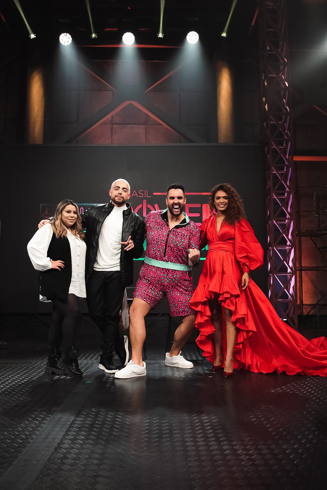 PRIMEIRO CASAL ELIMINADO DO "POWER COUPLE 6" PARTICIPA DE LIVE NO R7.COM - imagem 2