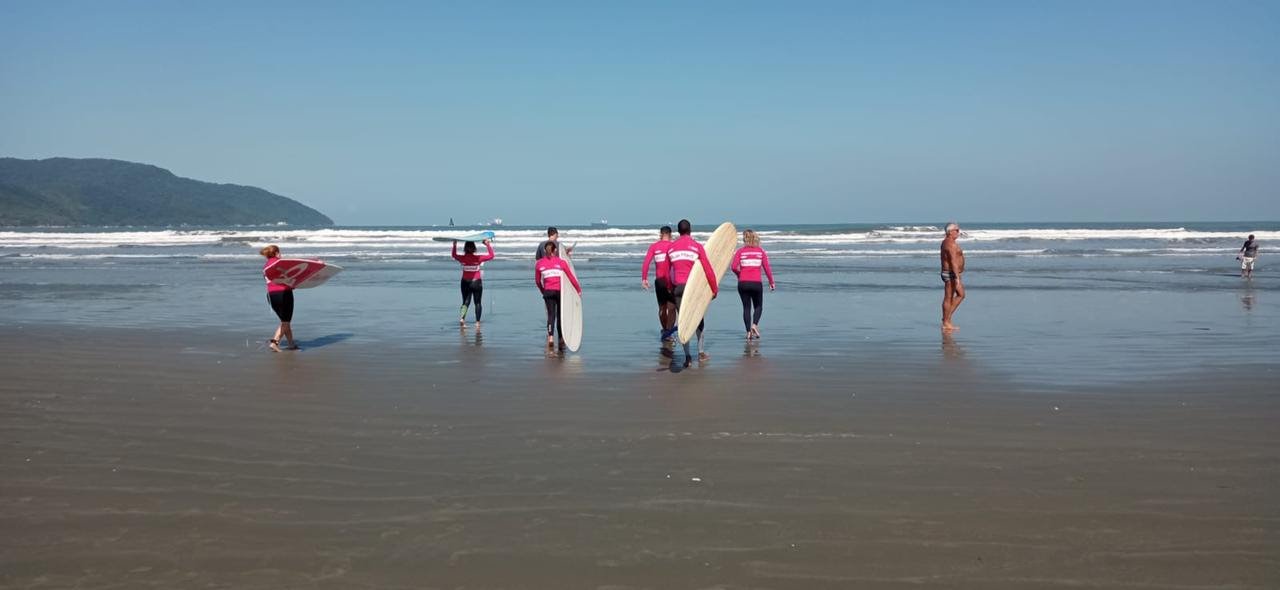 Santos ganha a primeira escola de surf feminino - imagem 3