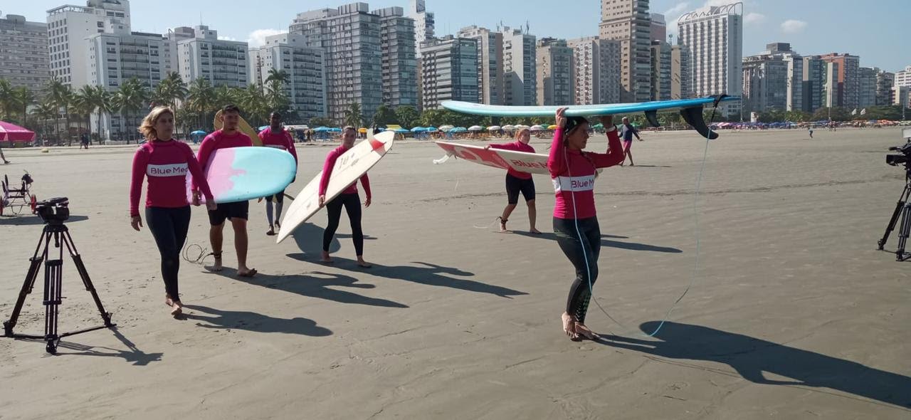 Santos ganha a primeira escola de surf feminino - imagem 4