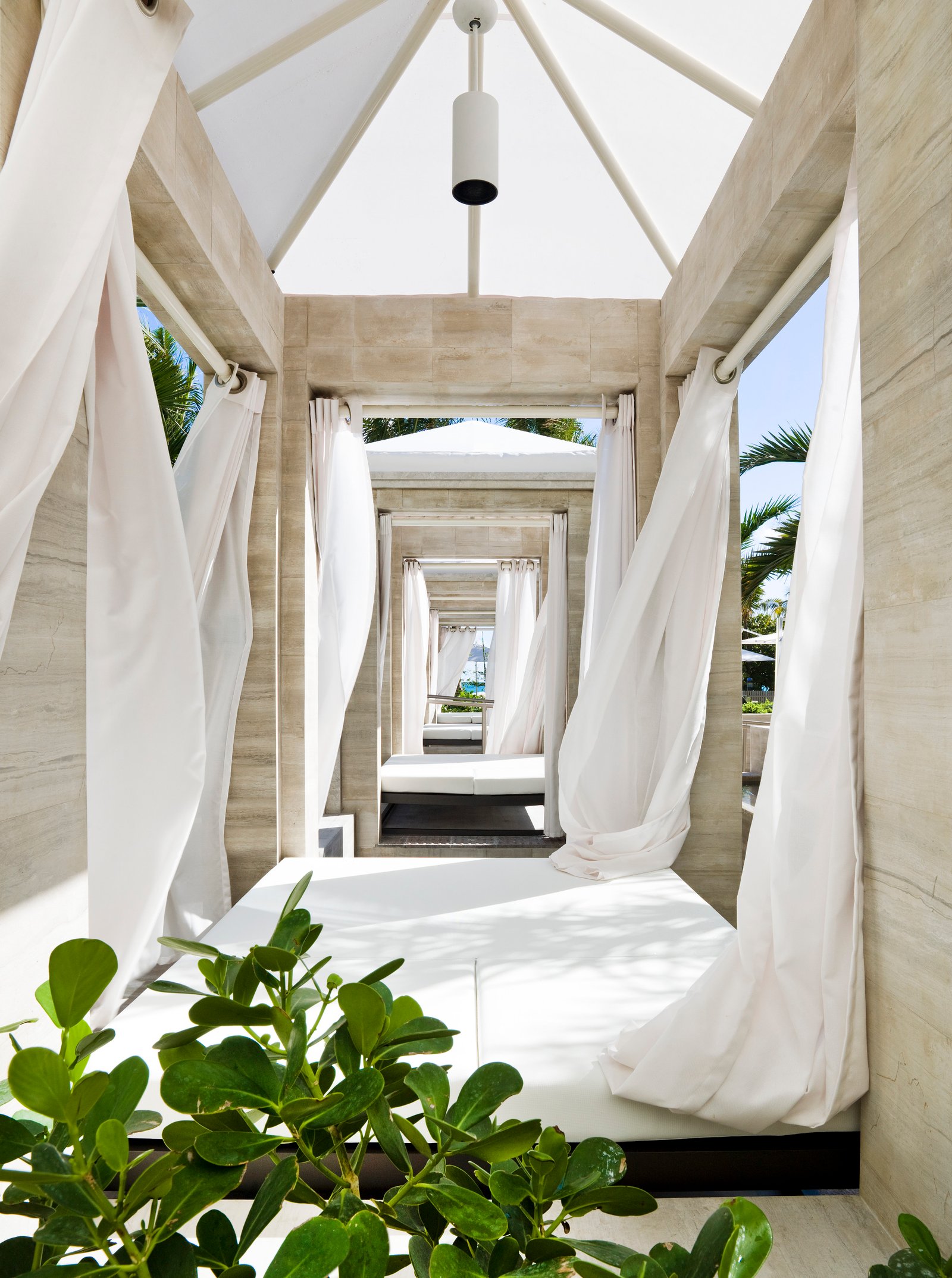 St. Regis Bl Harbour e St. Regis Spa, em Bal Harbour Village, são nomeados hotel e spa cinco estrelas pelo - imagem 10