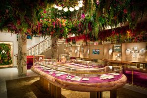 A alta joalheria romana apresenta BULGARI EDEN THE GARDEN OF WONDERS em Paris com presença de Anne Hathaway e - imagem 4