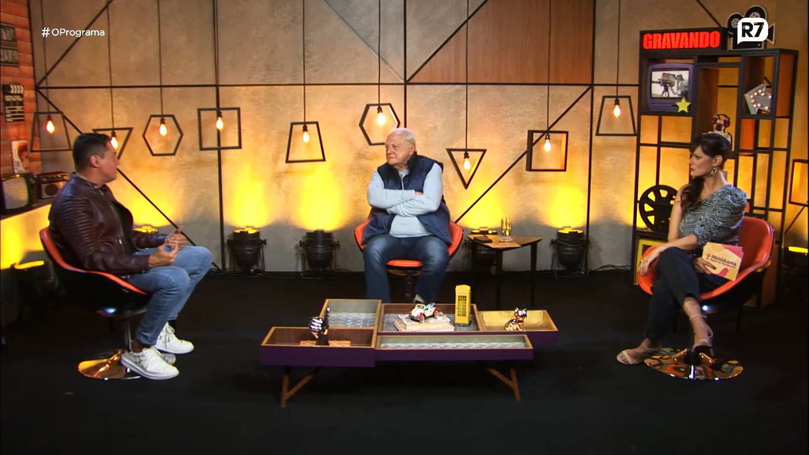 AO R7.COM, LÉO DIAS AFIRMA: “JÁ PEDIRAM MINHA CABEÇA” - imagem 3