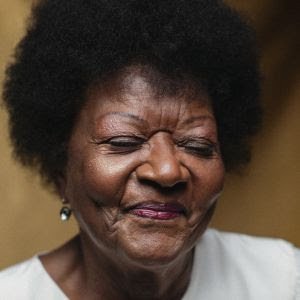 Caminho percorrido por Alaíde Costa em 86 anos de vida e de música inspiram álbum de inéditas, apresentado em
