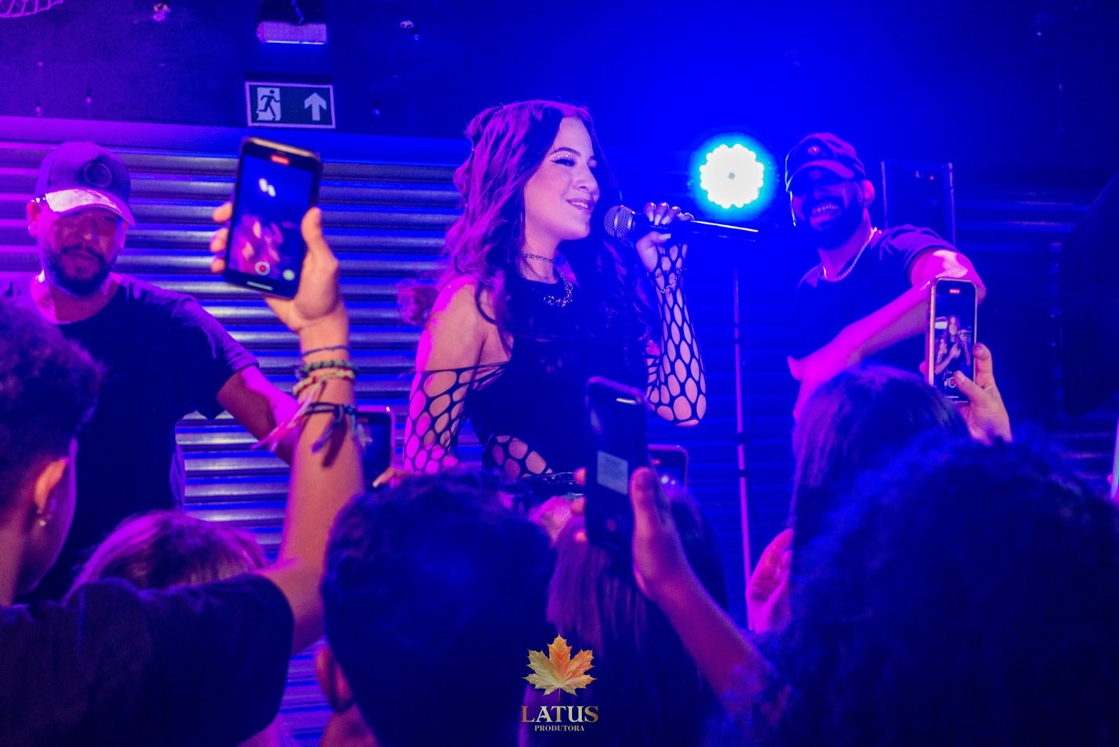 CANTORA JULIA PIMENTEL LANÇA CLIPE DA MÚSICA "PANCADINHA", GRAVADO EM MATINÊ NO RIO DE JANEIRO - imagem 2