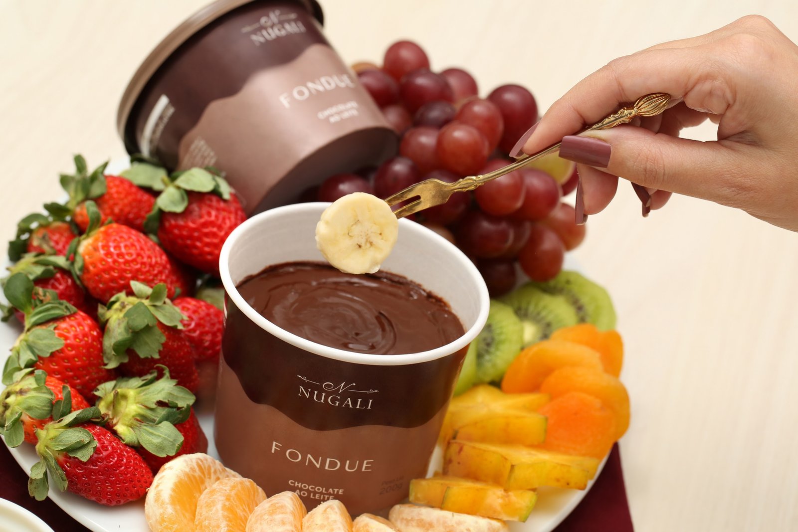 Como fazer chocolate quente, fondue e cappuccino de alta qualidade em casa