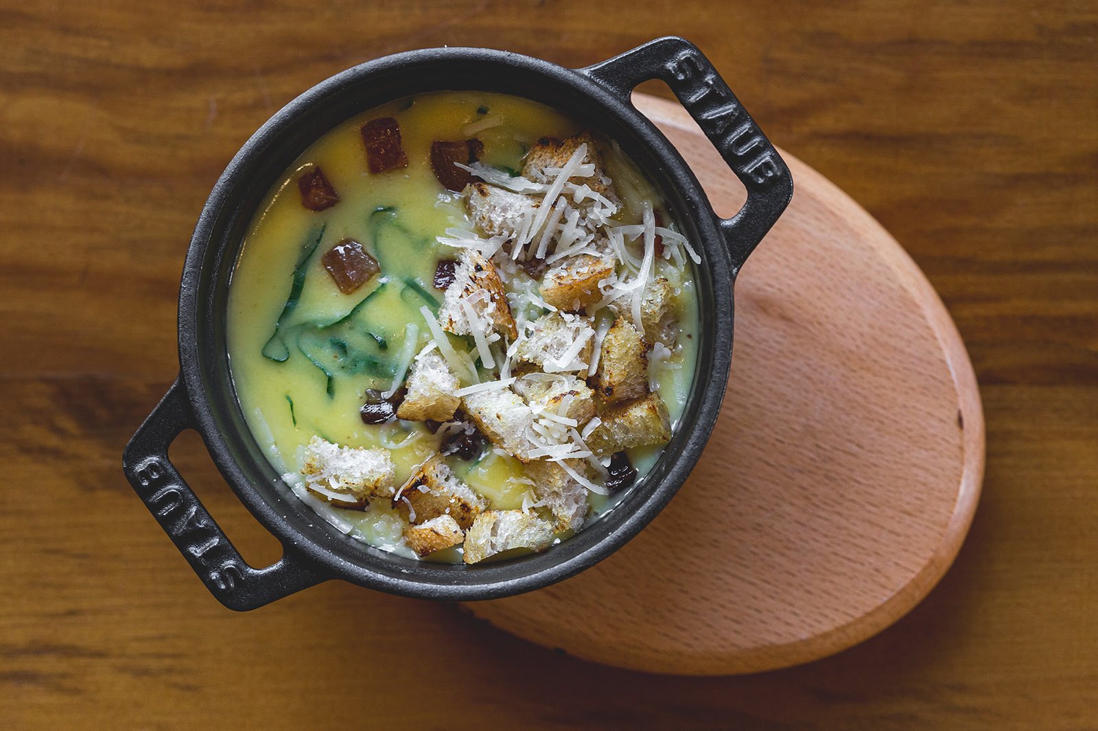CREME DE MANDIOQUINHA COM BACON E CRISPY DE COUVE