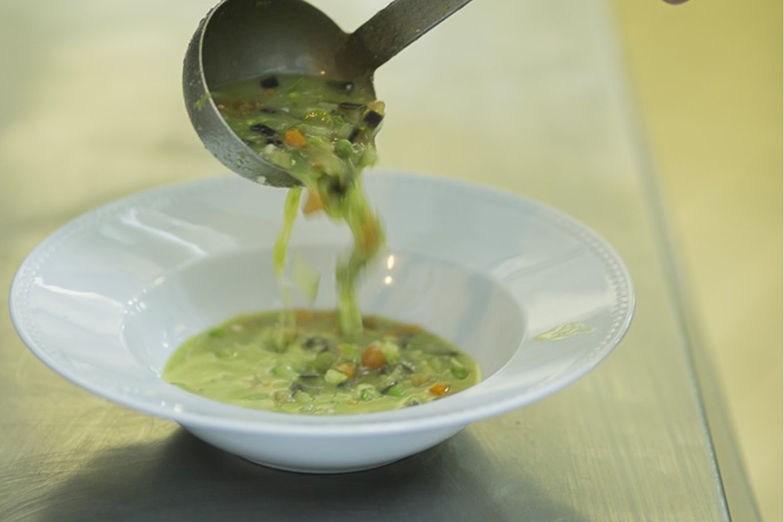 CREME DE MANDIOQUINHA COM BACON E CRISPY DE COUVE - imagem 2