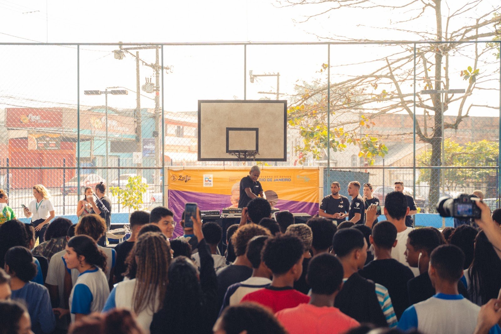 DJ ZULLU PROMOVE WORKSHOPS EM ESCOLAS MUNICIPAIS DO RIO DE JANEIRO EM PARCERIA COM A SECRETARIA DE CULTURA E - imagem 2