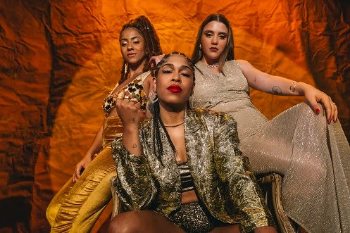 Drik Barbosa conclui projeto NÓS com o single "Cabeça Erguida", que tem a participação de Cynthia Luz e