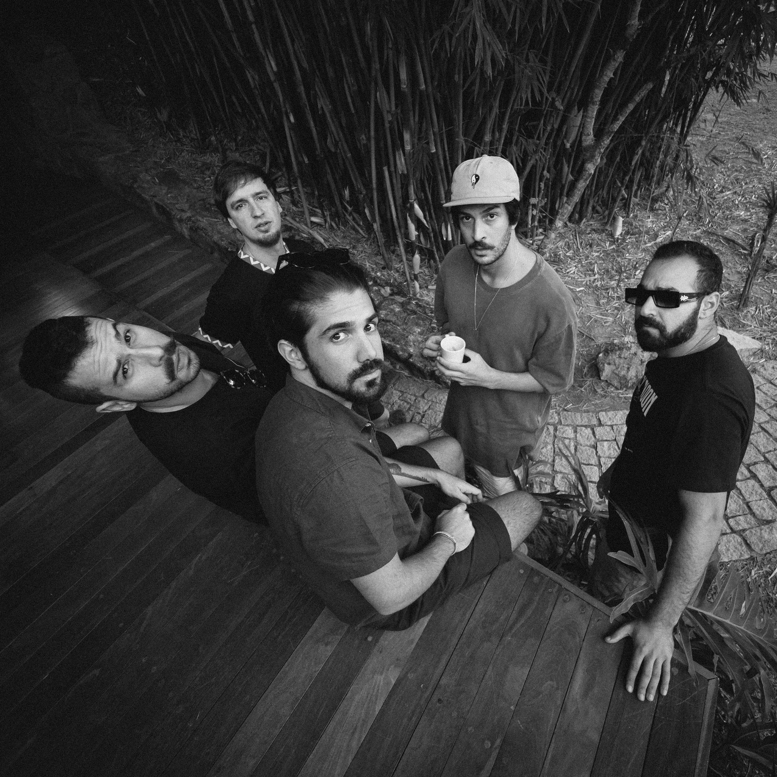GABRIEL GONTI REFLETE SOBRE AMOR PRÓPRIO EM SINGLE COM HOTELO