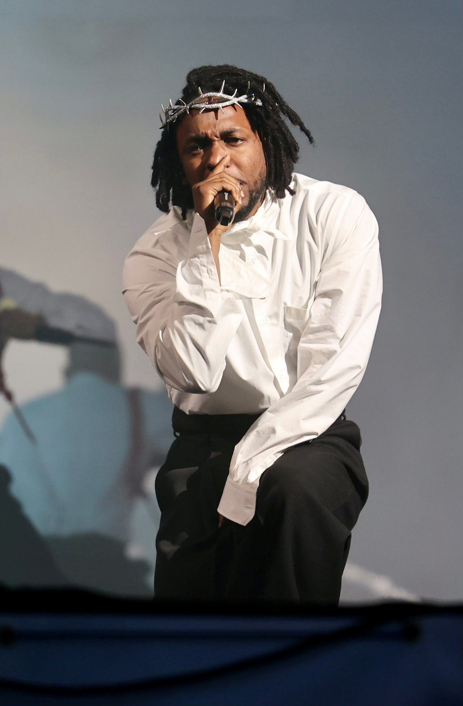 Kendrick Lamar se Apresenta em Glastonbury com Coroa Personalizada Tiffany & Co.