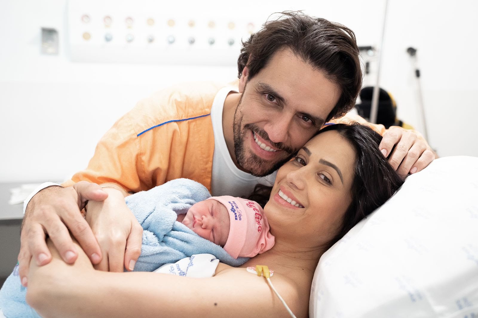 Nasce Angelina, filha do cantor Thiago Arancam e da empresária Aline Frare